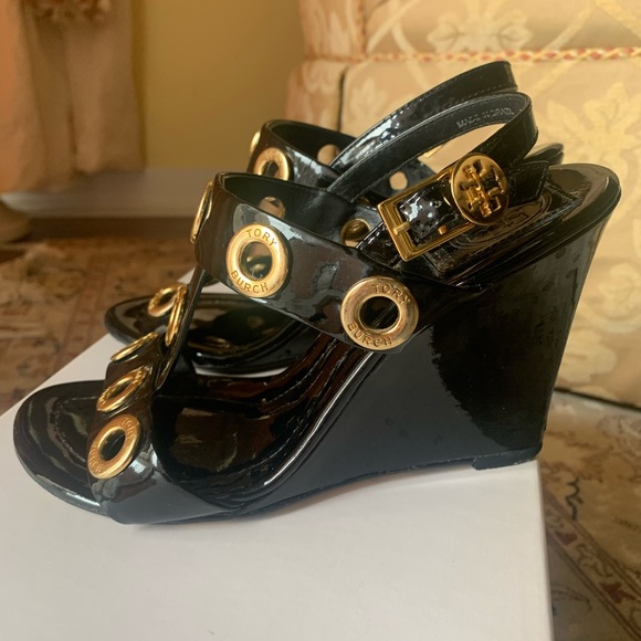 Black Patent Leather Tory Burch Wedges Size 5 - Picture 2 of 8